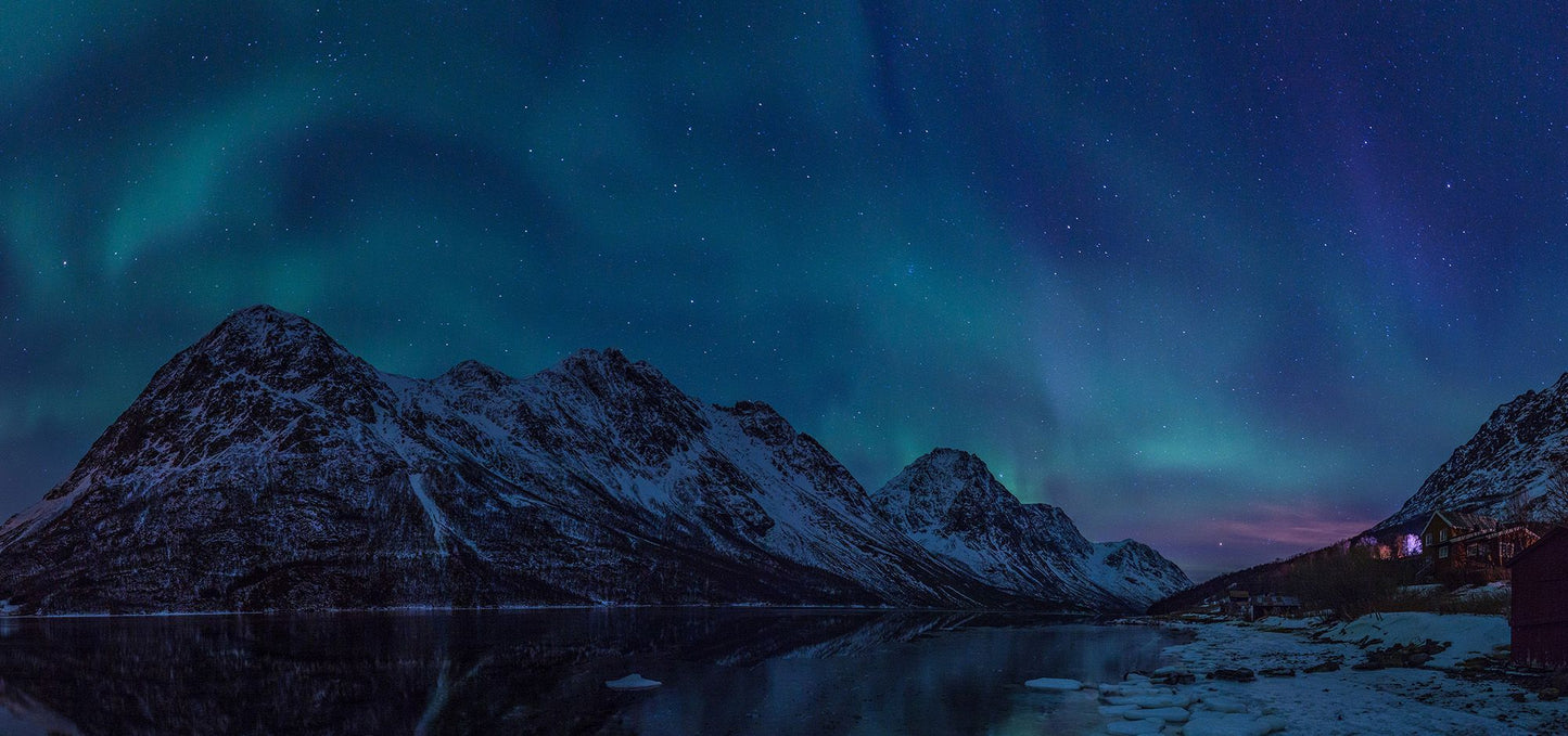 Northern Lights View Mural Wallpaper (SqM)